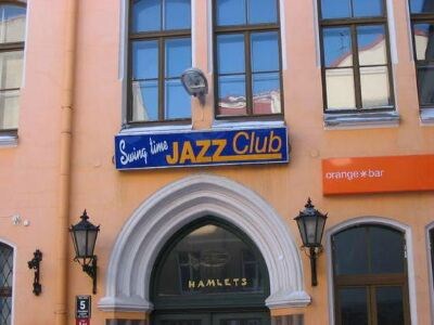 Farger, jazz og funk kler bebyggelsen i Rigas gamleby
