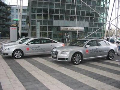Skulle du ha tid til overs, og er i handlehumør, kan du raskt kjøpe en Audi, bilforhandleren har et egen butikk nært knyttet til flyplassen.