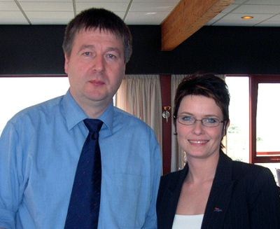 Marius Davidsen er finansdirektør mens Maria Lamhauge er markedsmedarbeider  i Atlantic Airways. Davidsen har arbeidet 17 år i selskapet