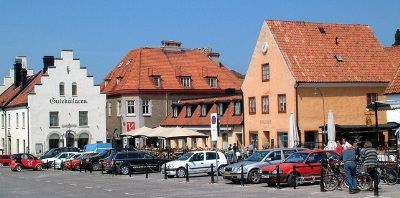 Stora Torget i Visby. Byen ble besøkt av både vikinger og hanseater. Det viser igjen i bygestilen.