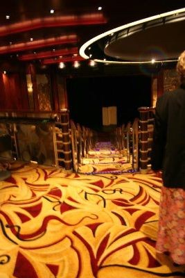 Golvet i teateret har fått sitt eget spesielle dekor.