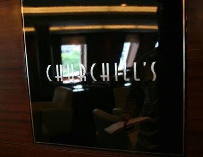 Churschill`s rom, er forbeholdt røykere, og har finner man et særdeles godt utvalg i sigarer for de som foretrekker det.