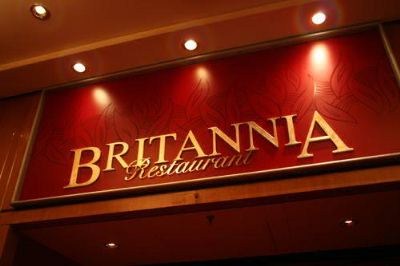Etter å ha spasert timevis og enne bare sett noe av hva dette fantastiske skipet har å by på havnet vi i Britannia Restaurant.