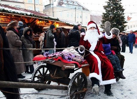 Jõuluvana` - den estiske julenissen er selvfølgelig på plass