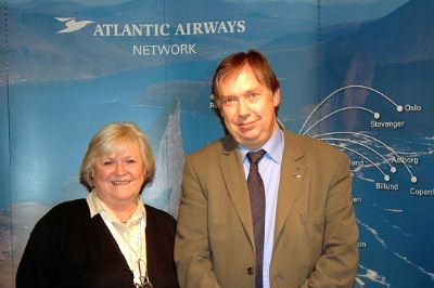 Anett Sørensen fra Færøyenes Turistråd og Per Levring fra det Færøyiske flyselskapet Atlantic Airways