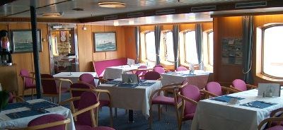 Det heter ikke restaurant men spisesal på de gamle Hurtigruteskipene.