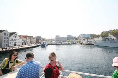 FjordTours legger utifra kai i Stavanger