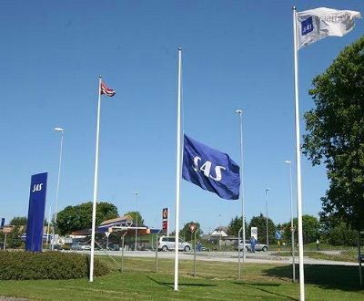 For anledningen hadde de ansatte valgt å markere nedleggelsen ved å heise SAS-flagget på halv stang.