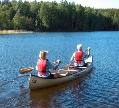 En aktiv dag på Dalslands Aktiviteter kan kombineres med en middag på Baldersnäs Herrgård.... Dit kan man padle med kano iløpet av en drøy halvtime....
