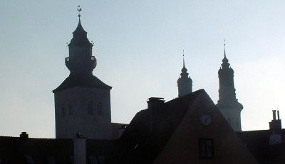 Visbys skyline med Domkirkens mange tårn