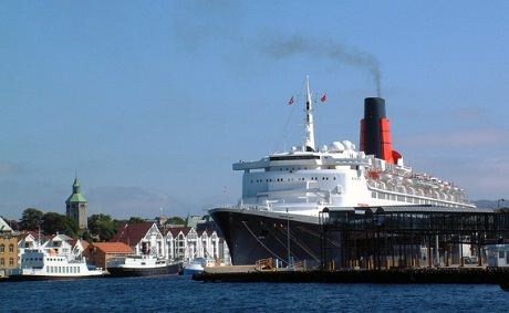Queen Elisabeth 2 - eller QUE 2 som hun også kalles, står for mange som den klassiske atlanterhavsdamperen - og det klassiske cruiseskipet