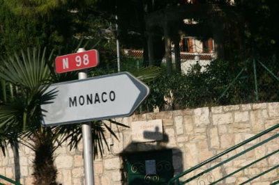 Vi tar oss videre til Monaco med buss. Det kostet ikke mer enn 1.30 euro. Bussturen fra Nice tok cirka 1 time.