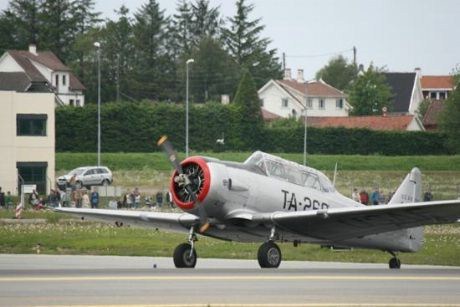 North American Harvard er en to-seters trenings-jager som var 2.verdenskrig mest populære og anvendte skolefly for jagerflyvere.