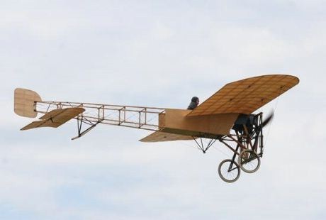 Bleriot XI fra 1909 er spinkel, men fortsatt flyvedyktig