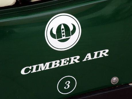 Alle Gyttegårds golfbiler bærer logoen til Cimber Air.