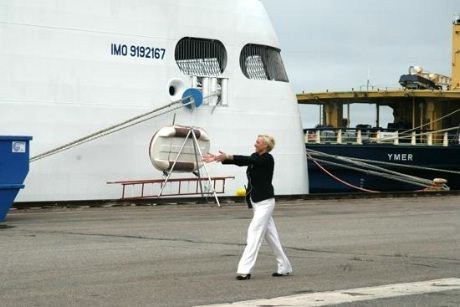 Cruisedirektøren ser en av gjestene