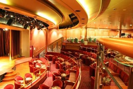 Skipet har også sitt eget Teater med ulik underholdning hver kveld.