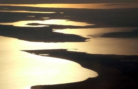 København nærmer seg. Djursland og Molboland er passert og ved innløpet til Roskilde Fjord (sundet mellom Rørvig og Hundested)er det morgenstemning.