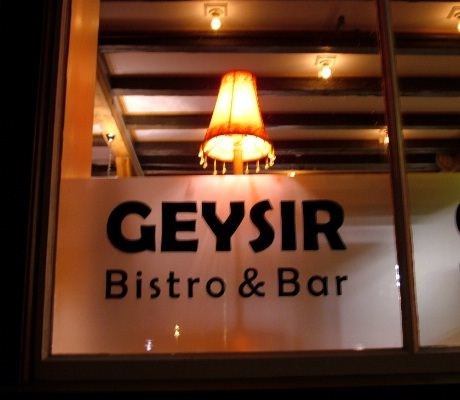 Geysir Bistro & Bar ligger i den gamle delen av sentrum
