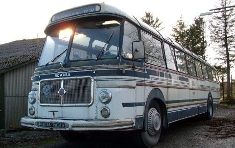 - Jo , det er den samme bussen". Scania Vabis med karosseri bygget hos Brødrene Repstad i Søgne utenfor Kristiansand i 1964.