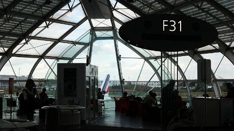 Det er store flater på Paris CDG . Flyplassen har et samlet areal på 32 kvadratkilometer  - DS. halvparten så stort som Stavanger !