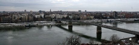 Donau forbinder Vest-Europa med Svartehavet. Det gjør Novy Sad til en stor cruisehavn med rundt 500 anløp og vel 35.000 gjester årlig