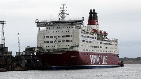Mariella i Helsingfors. Skipet var Østersjøens første cruiseferje da hun ble overlevert fra Oy Wärtsilä Ab Åbo Finland på selveste 17. mai i 1985
