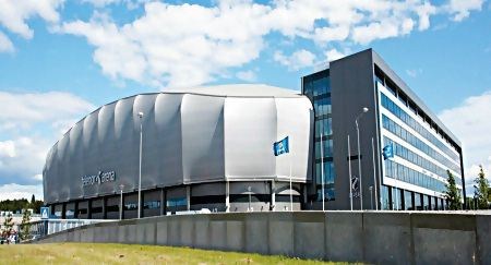 Telenor Arena ligger like ved den nedlagte flyplassen på Fornebu