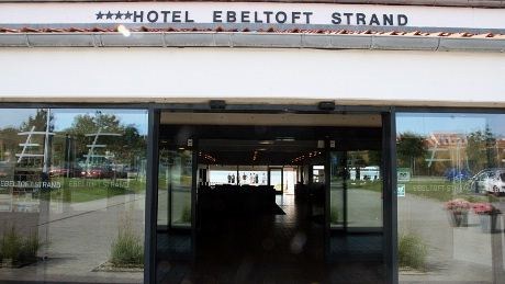 Hotel Ebeltoft Strand har fire stjerne og ligger like ved - som navnet sier, stranden og bare noen minutters gange fra sentrum