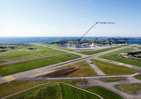 Stavanger lufthavn Sola med hotellets plassering. Litt nærmere på neste bilde