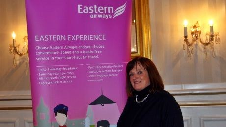 Aileen Macbay fra Eastern Airways som flyr flere ganger daglig mellom Aberdeen og Stavanger.