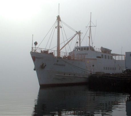 Eks - fjordabåt Skudenes og Rygerfjell er omdøpt til "Jernanger" og  er blitt filmstjerne på sine gamle dager.