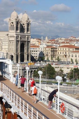 Skipet ved kai i Marseille