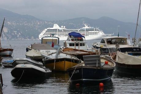 Azamara Quest utenfor Portofino