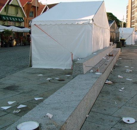 Kommer du nærmere  ser det ikke fullt så pent ut .