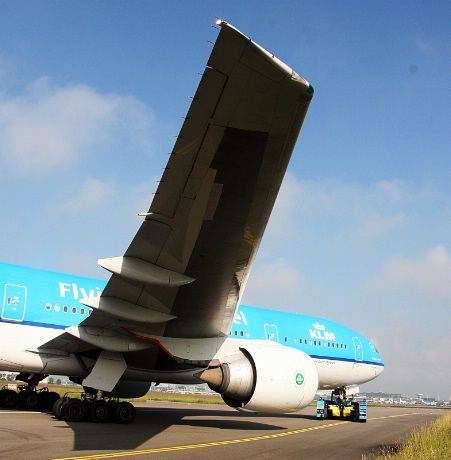 Boeing 777-200ER har et vingespenn på over 60 meter